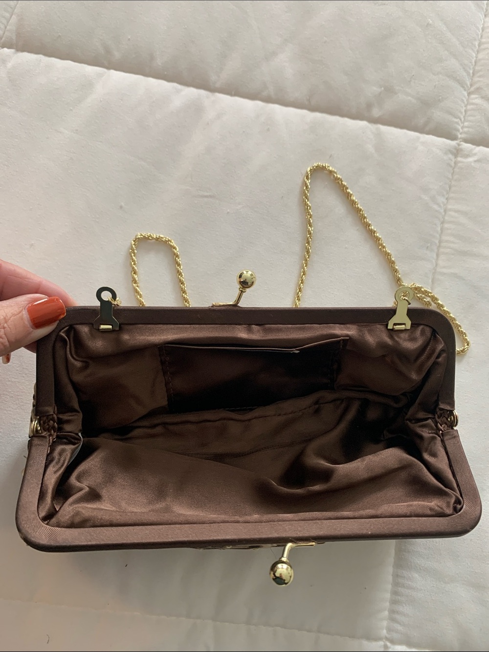 La Regale Gold and Brown Sequin Leopard Print Evening Clutch - Picture 3 of 9